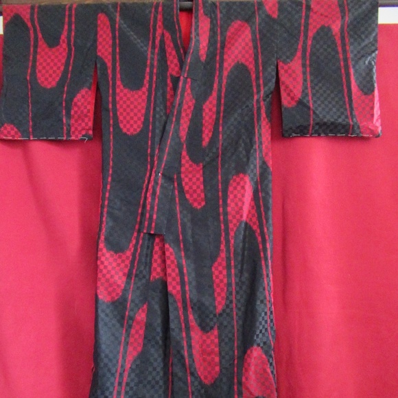 Authentic Japanese Kimono - Picture 1 of 12